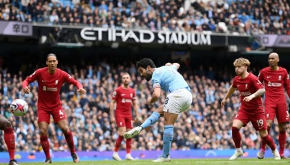  利物浦阿诺德角球制胜，副队长续写带刀侍卫传奇  