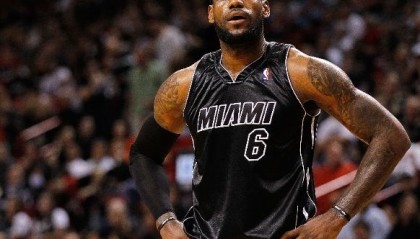  阿德巴约制霸禁区热火轻取魔术豪取六连胜  