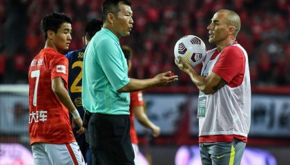  尼斯主帅赛后炮轰裁判判罚不公  