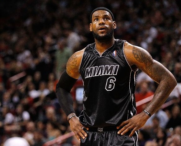  阿德巴约制霸禁区热火轻取魔术豪取六连胜  